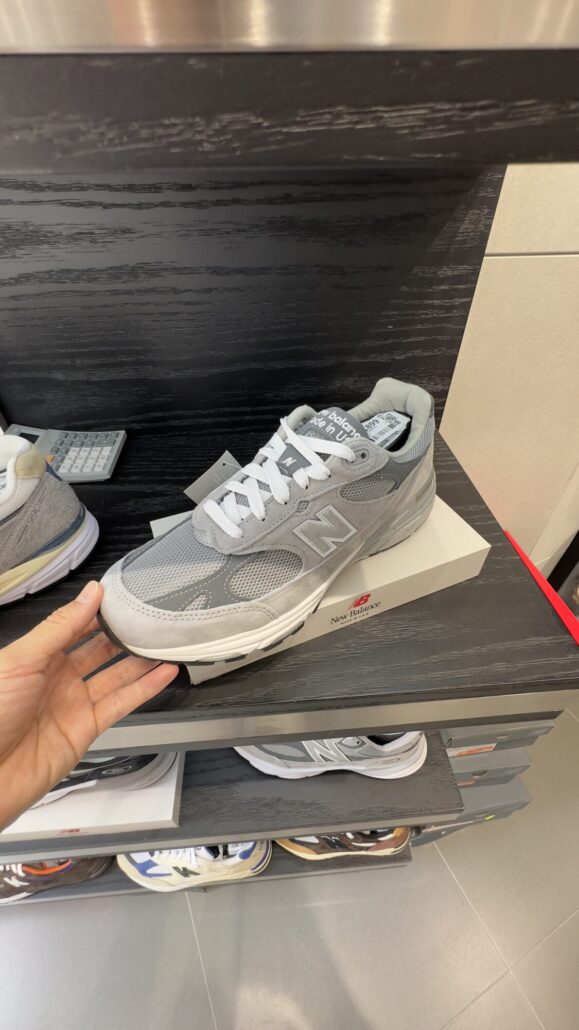 香港　ニューバランスMR993